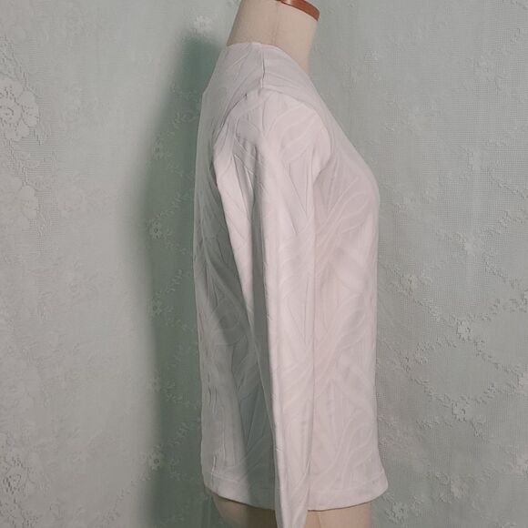ANDRIA LIEW, STRETCH TOP, size small, white. Beautiful fabric. - Picture 9 of 10